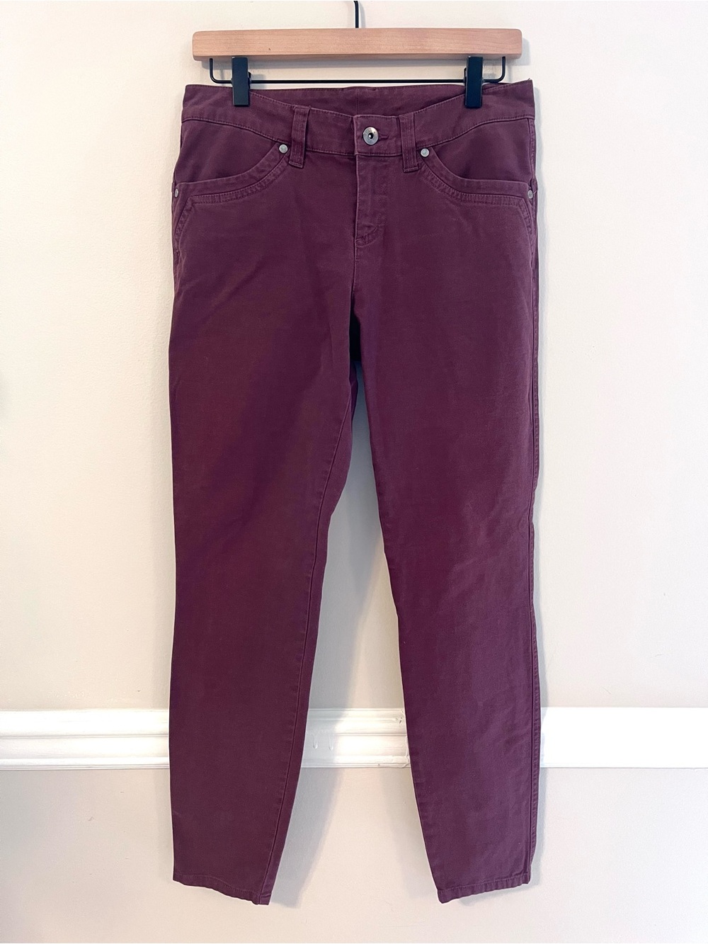 Kuhl Women's Legendary Pants Sz 4 Skinny Jeans Burgundy Red Hiking Outdoor